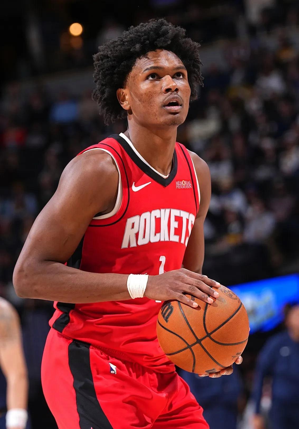 爱游戏官网网页版入口关于浓眉哥重返赛场，刷新纪录首场状态出色，独行侠观众沸腾！的信息