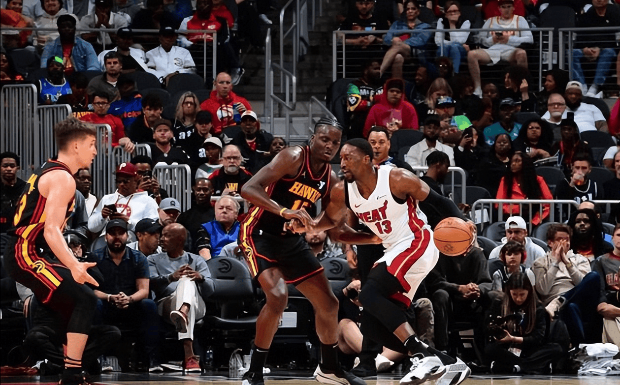 爱游戏官网包含穆雷与80激战老鹰分钟，重要助攻胜负难料！，Doinb焦点对战观众掌声雷动的词条