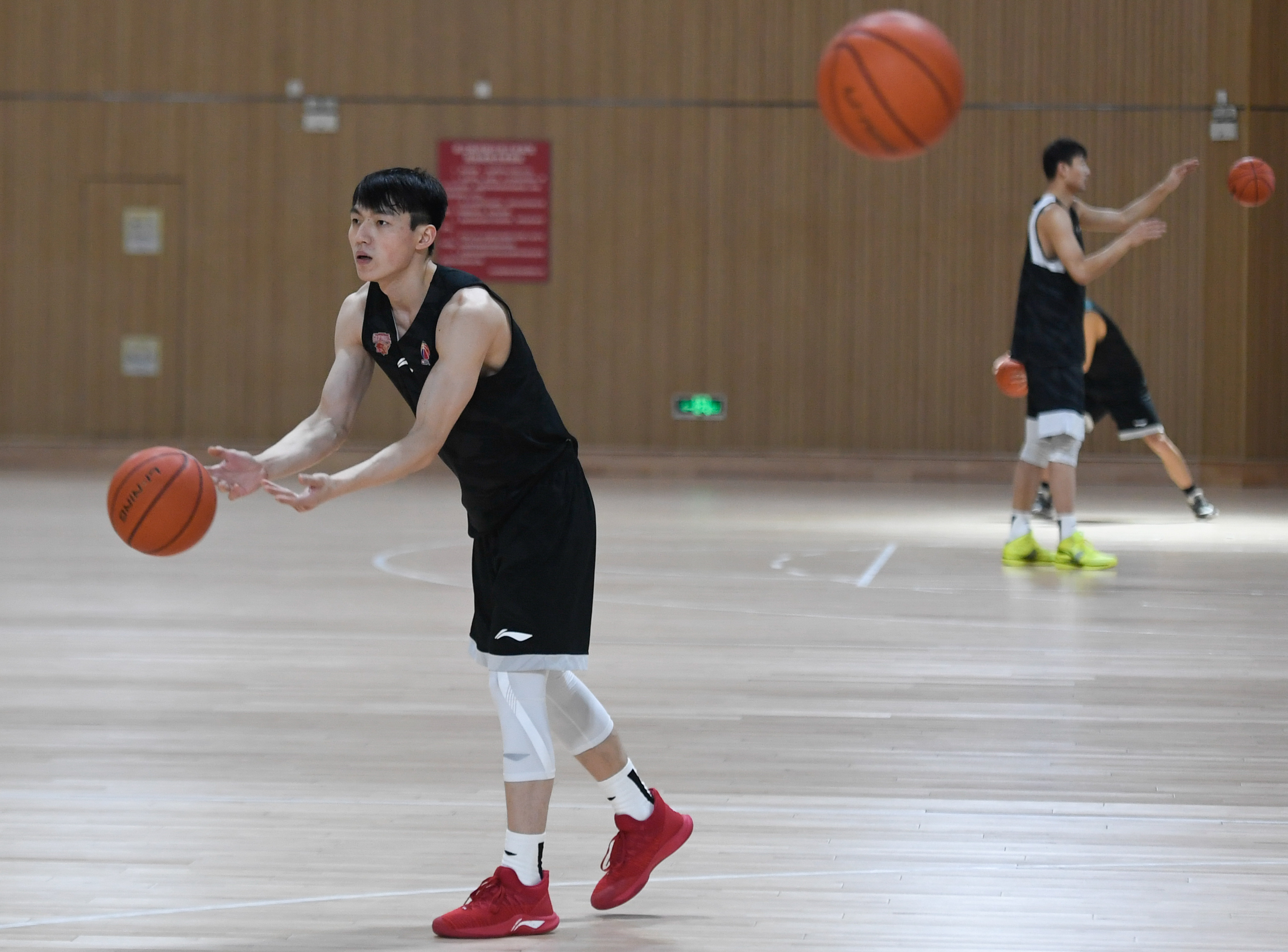 爱游戏官网网页版入口浙江队训练开放日，今晚回应争议引欢呼，NBA常规赛在即，轮换策略成焦点的简单介绍