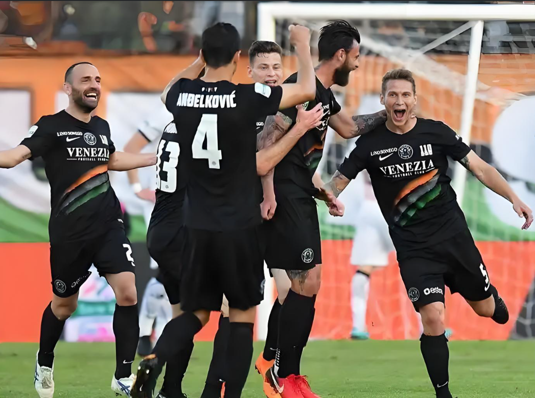 爱游戏官网意大利杯赛程吃紧，那不勒斯集结日战术微调，赛场秩序良好，数据趋势出现新变化的简单介绍